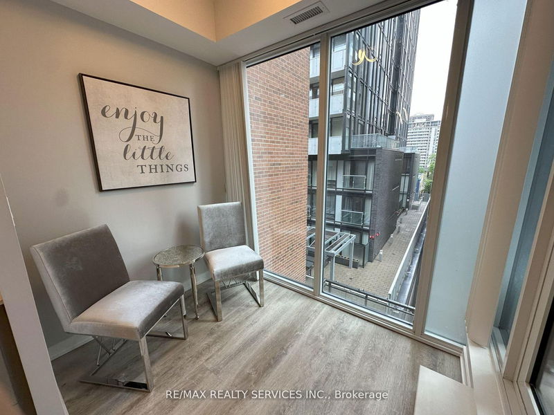 Preview image for 17 Dundonald St #408, Toronto