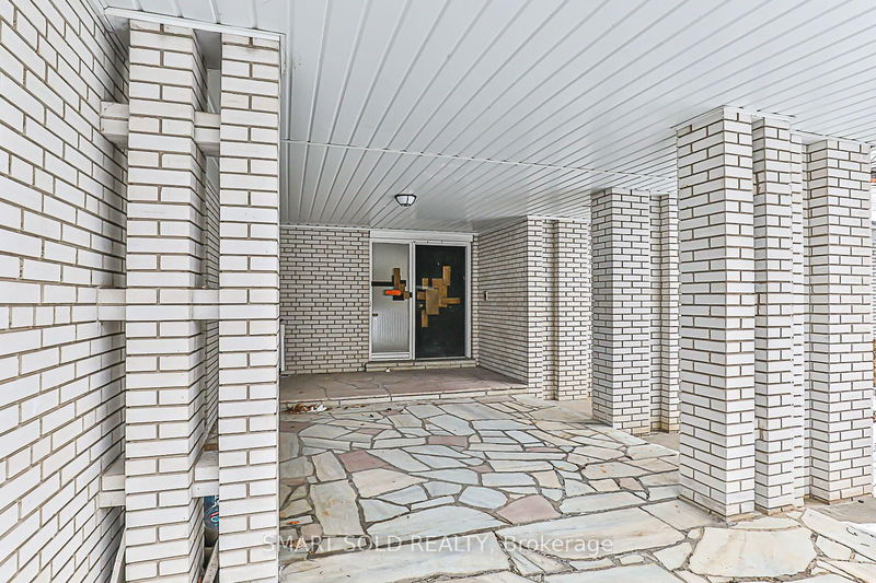 Preview image for 38 Suncrest Dr, Toronto