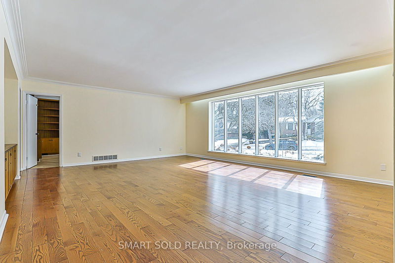 Preview image for 38 Suncrest Dr, Toronto