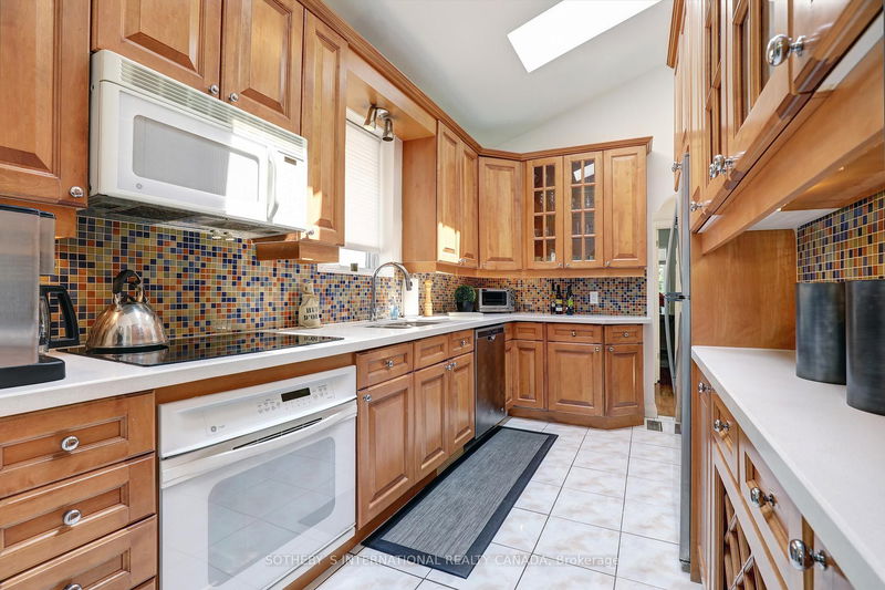 Preview image for 19 Southvale Dr, Toronto