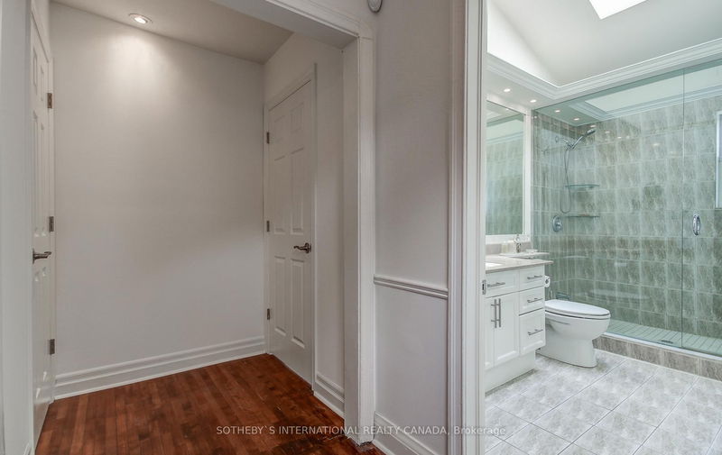 Preview image for 19 Southvale Dr, Toronto