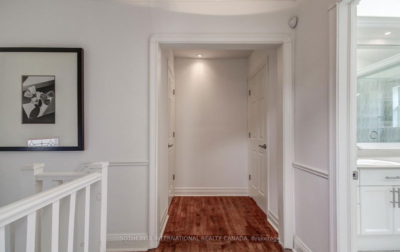 Preview image for 19 Southvale Dr, Toronto