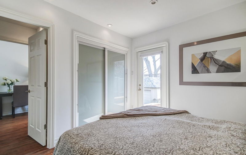 Preview image for 19 Southvale Dr, Toronto