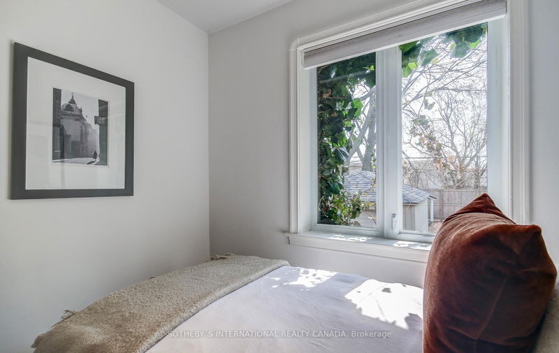 Preview image for 19 Southvale Dr, Toronto