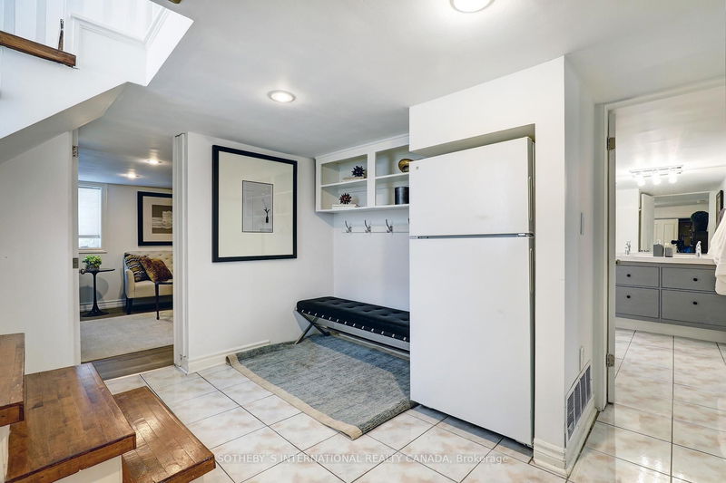 Preview image for 19 Southvale Dr, Toronto