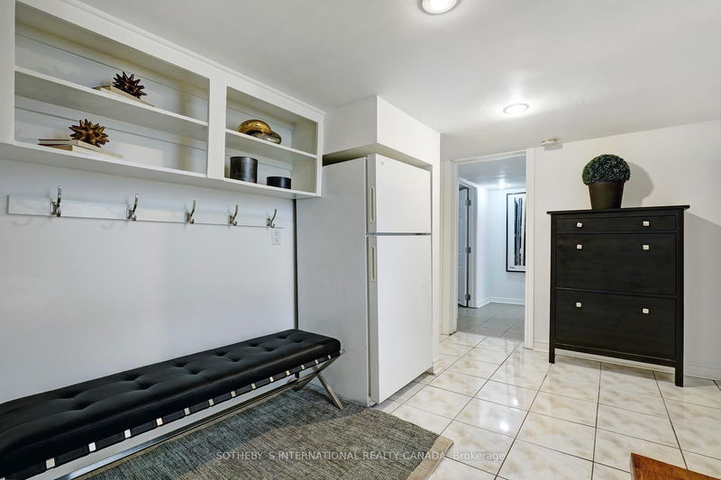 Preview image for 19 Southvale Dr, Toronto