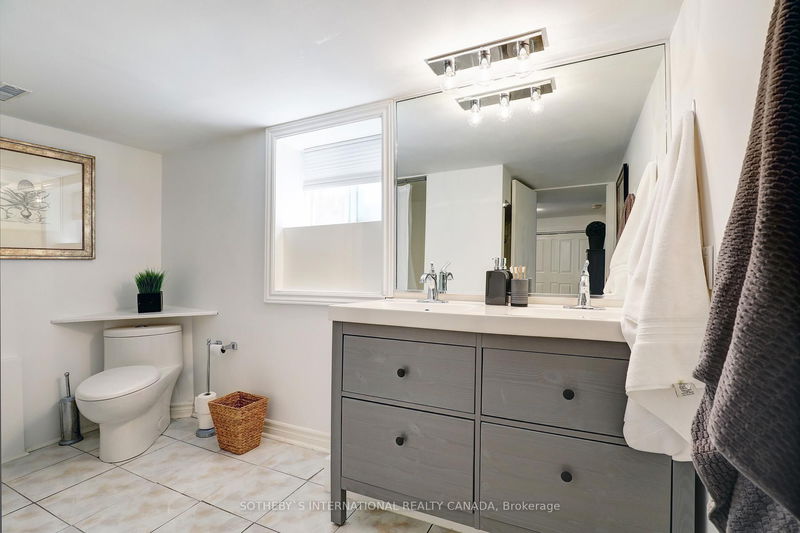 Preview image for 19 Southvale Dr, Toronto