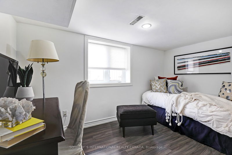 Preview image for 19 Southvale Dr, Toronto