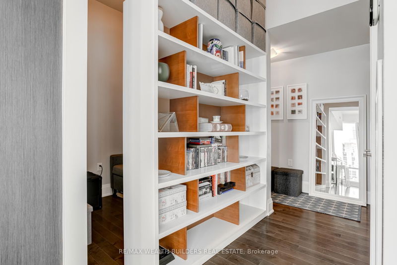 Preview image for 8 The Esplanade N/A #2105, Toronto