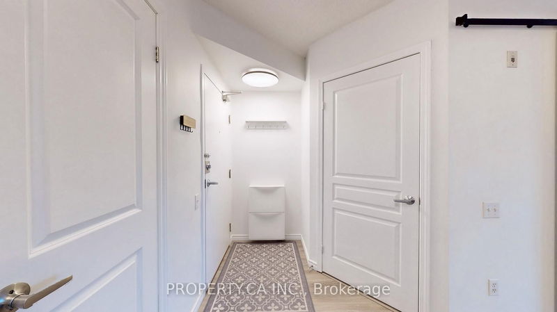Preview image for 140 Bathurst St #Ph02, Toronto
