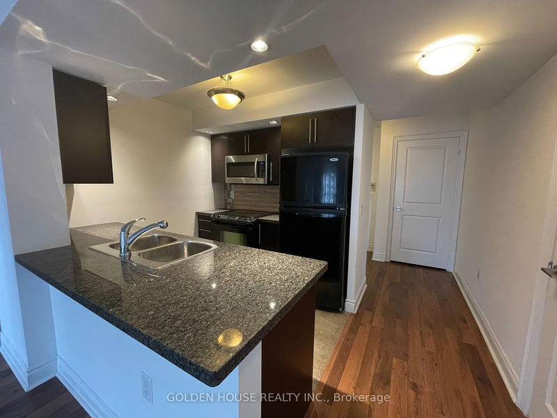 Preview image for 500 Doris Ave #1722, Toronto