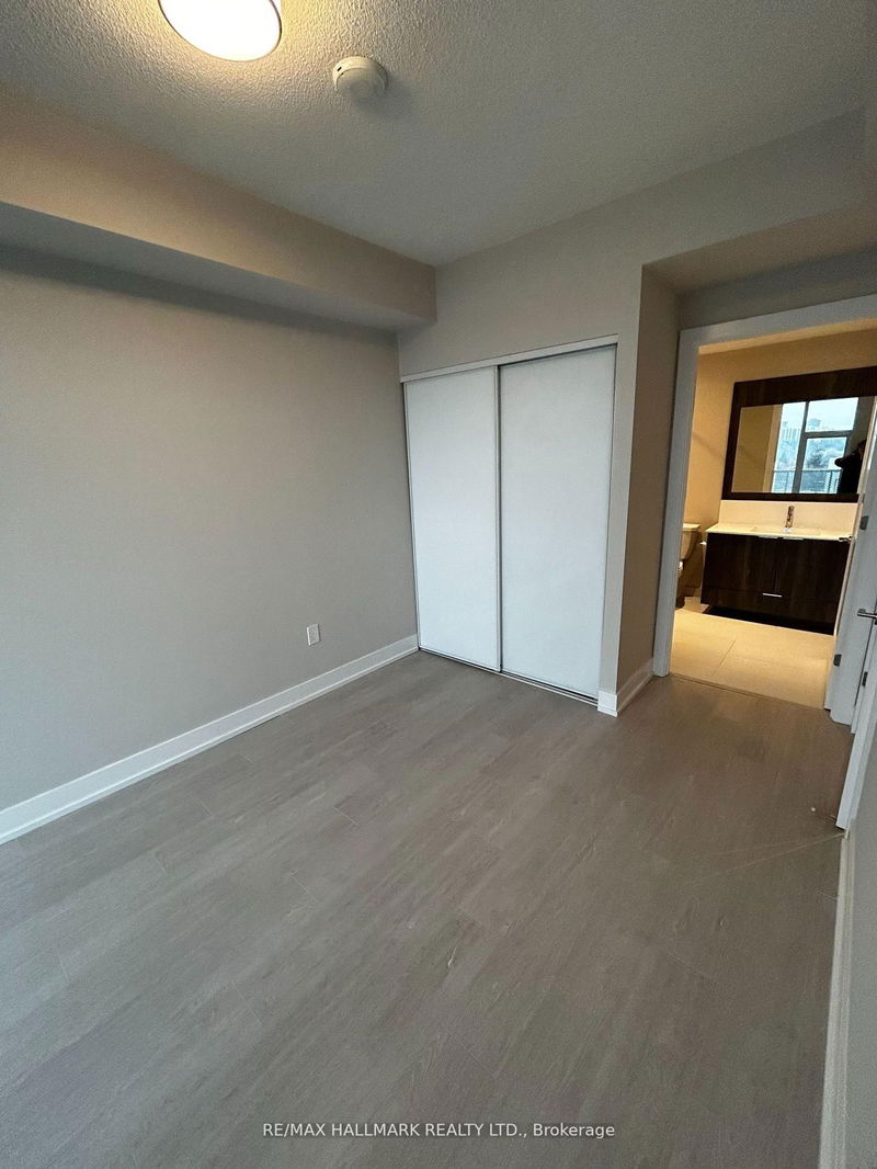 Preview image for 25 Adra Grado Way #905, Toronto