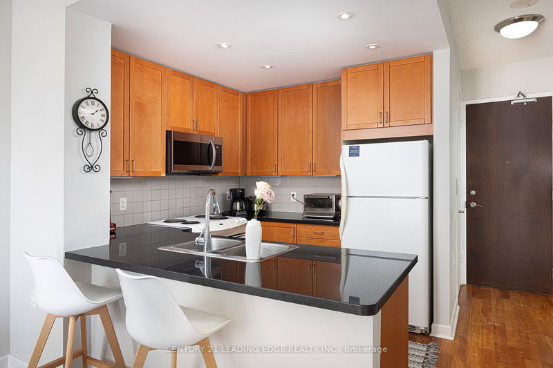 Preview image for 85 Bloor St E #1413, Toronto