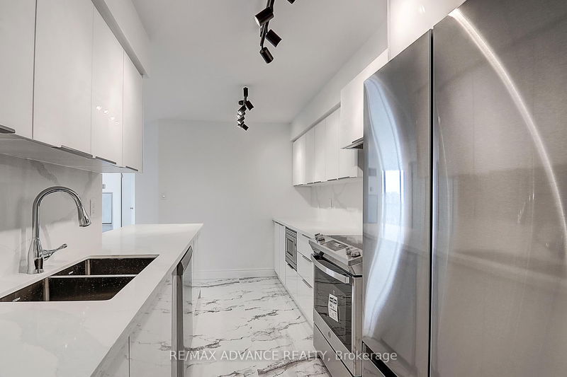 Preview image for 24 Wellesley St W #1611, Toronto