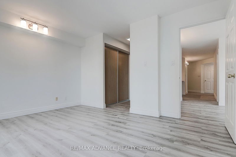Preview image for 24 Wellesley St W #1611, Toronto