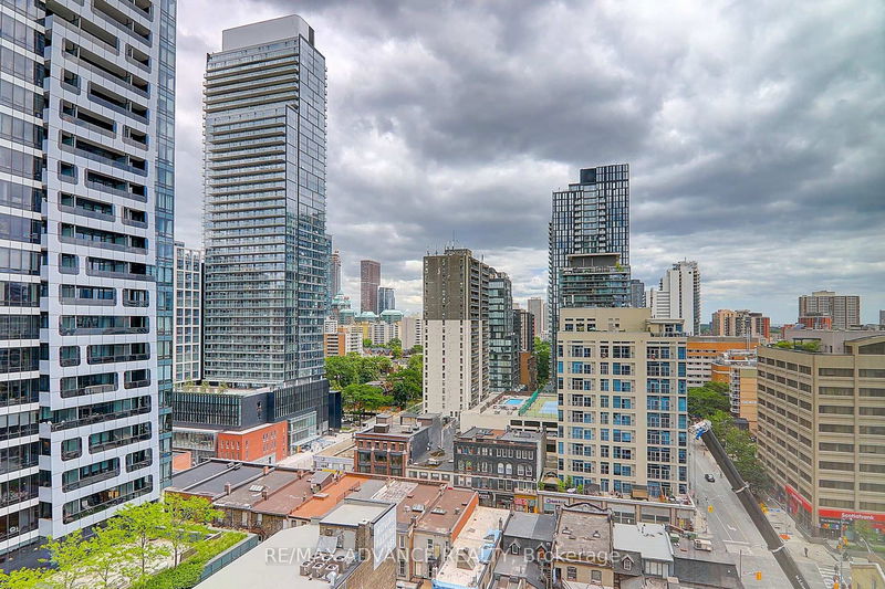 Preview image for 24 Wellesley St W #1611, Toronto