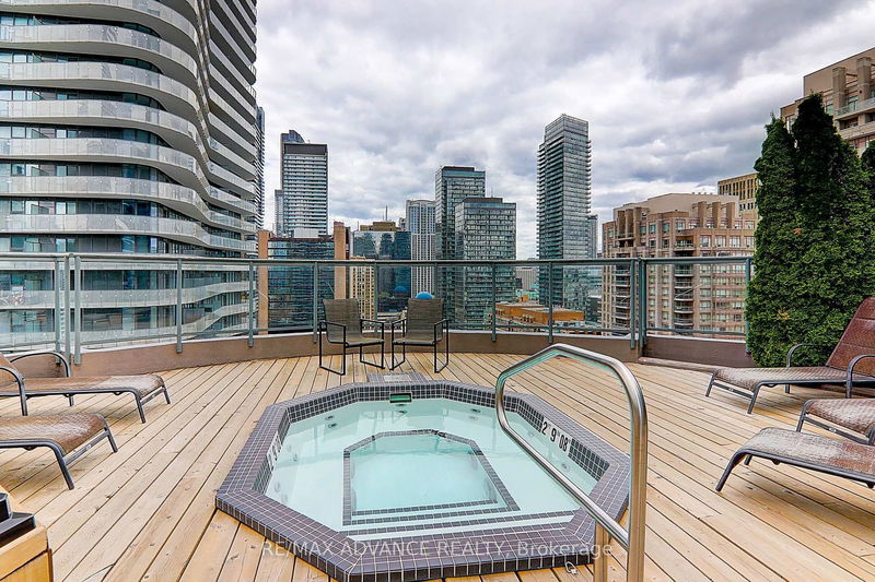 Preview image for 24 Wellesley St W #1611, Toronto