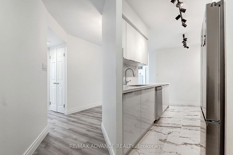 Preview image for 24 Wellesley St W #1611, Toronto