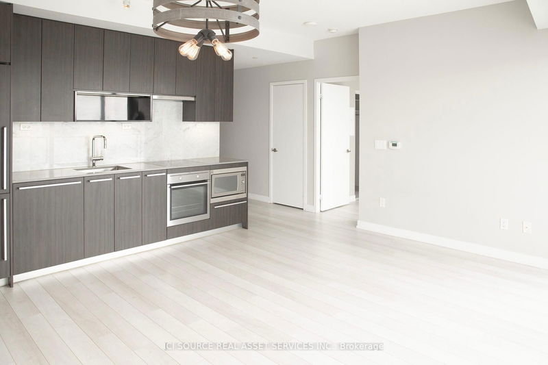 Preview image for 115 Mcmahon Dr #1812, Toronto