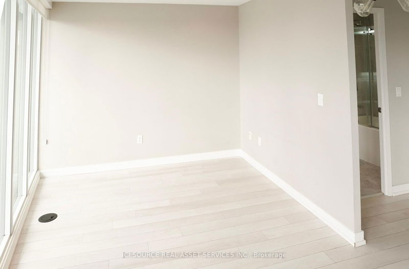 Preview image for 115 Mcmahon Dr #1812, Toronto
