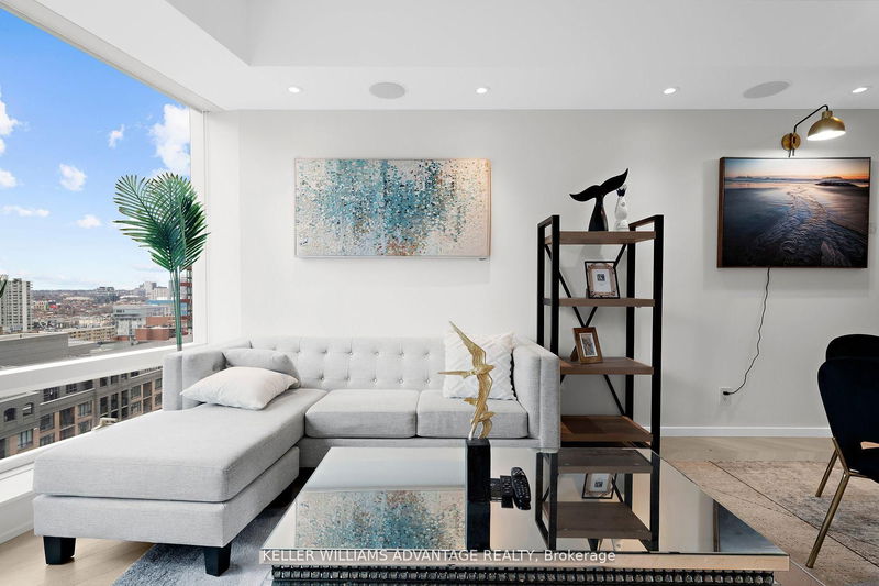 Preview image for 180 University Ave #2104, Toronto