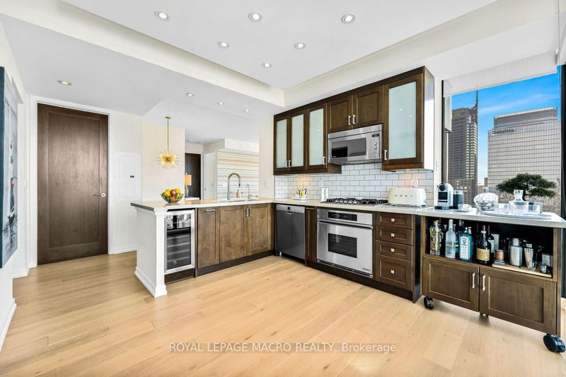 Preview image for 33 Lombard St #4302, Toronto