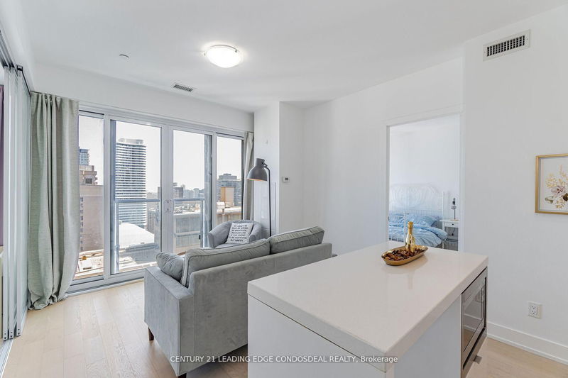 Preview image for 7 Grenville St #2707, Toronto