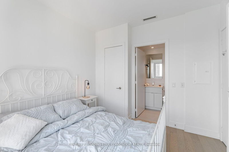 Preview image for 7 Grenville St #2707, Toronto