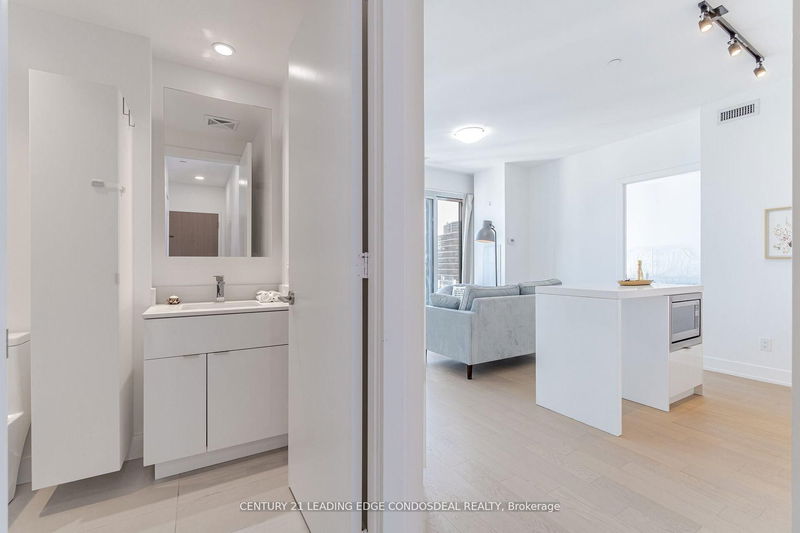 Preview image for 7 Grenville St #2707, Toronto