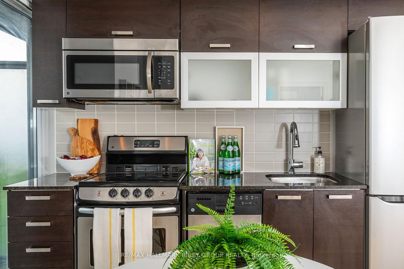 Preview image for 36 Lisgar St #2121E, Toronto