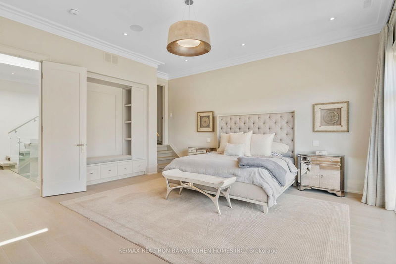 Preview image for 6 Stubbs Dr, Toronto