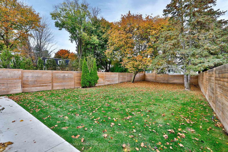 Preview image for 6 Stubbs Dr, Toronto