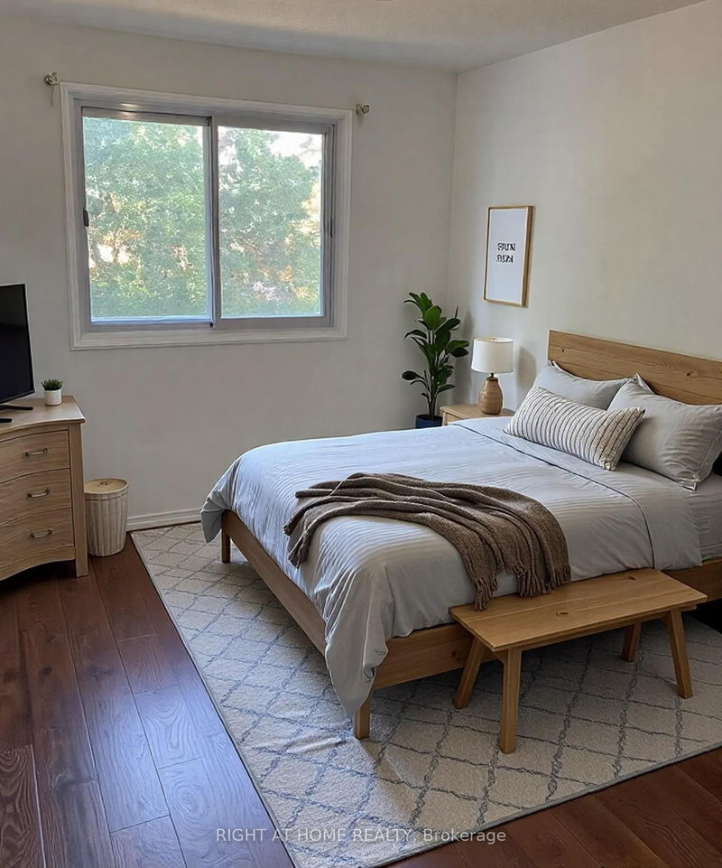 Preview image for 104 Farm Greenway N/A, Toronto
