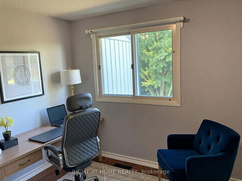 Preview image for 104 Farm Greenway N/A, Toronto