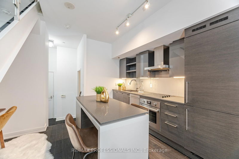 Preview image for 1030 King St #103, Toronto
