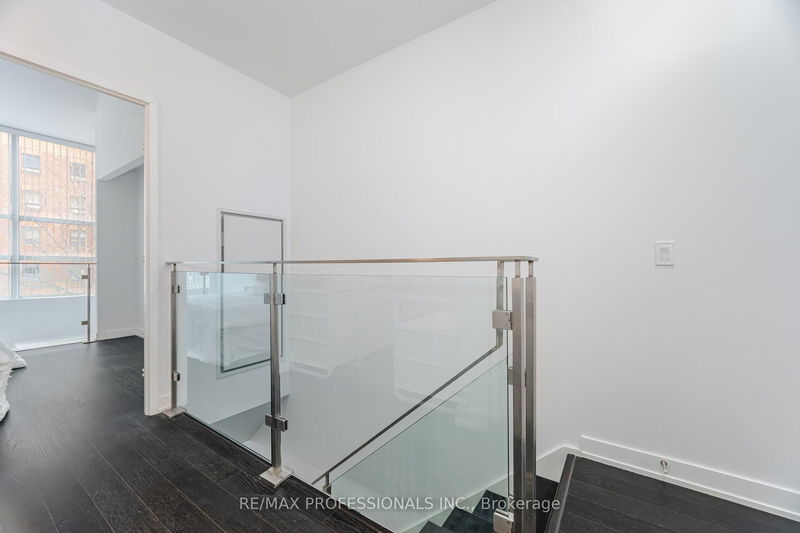 Preview image for 1030 King St #103, Toronto