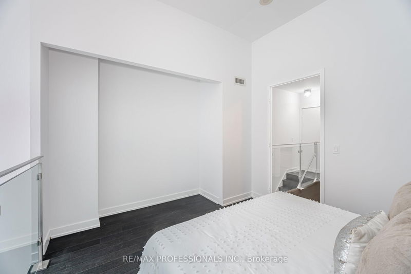 Preview image for 1030 King St #103, Toronto
