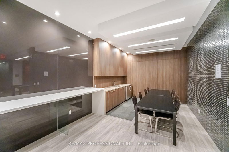 Preview image for 1030 King St #103, Toronto