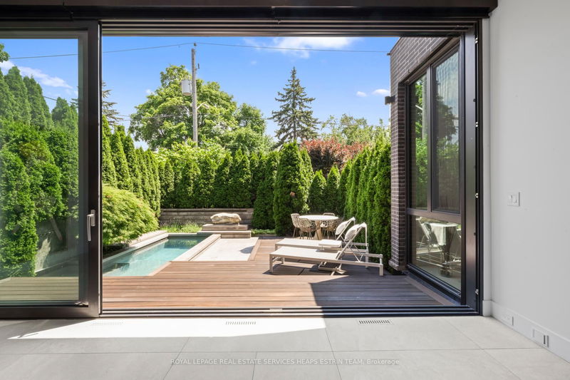 Preview image for 108 Stratford Cres, Toronto