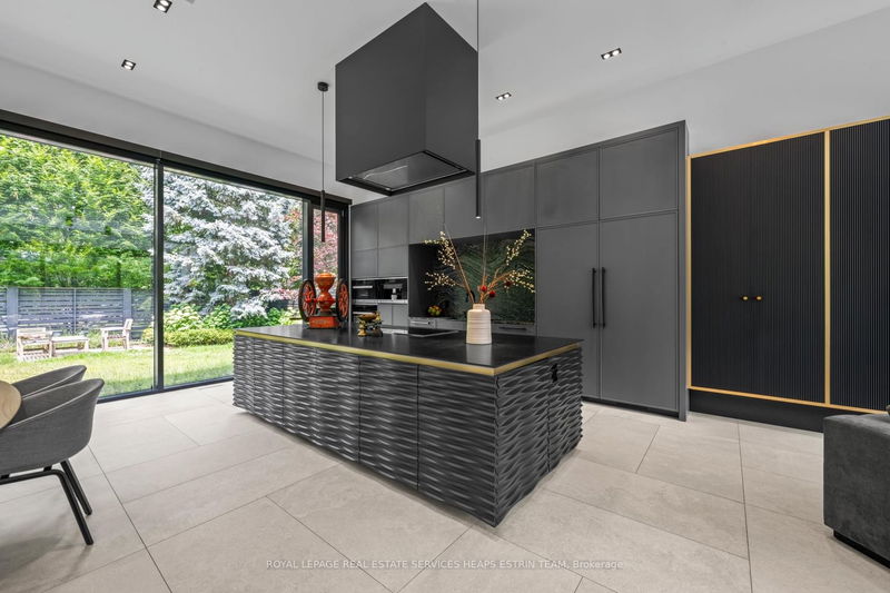Preview image for 108 Stratford Cres, Toronto