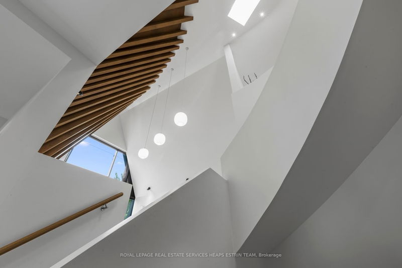 Preview image for 108 Stratford Cres, Toronto