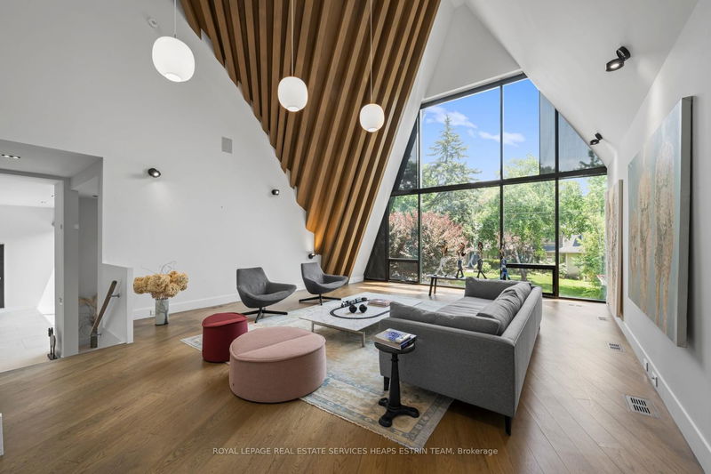 Preview image for 108 Stratford Cres, Toronto