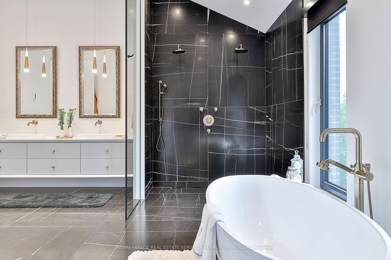 Preview image for 108 Stratford Cres, Toronto