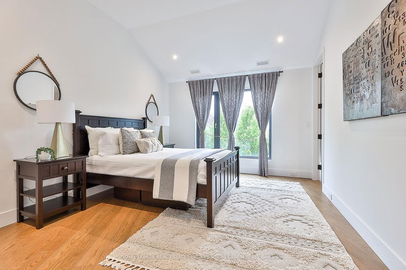 Preview image for 108 Stratford Cres, Toronto