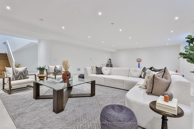 Preview image for 108 Stratford Cres, Toronto