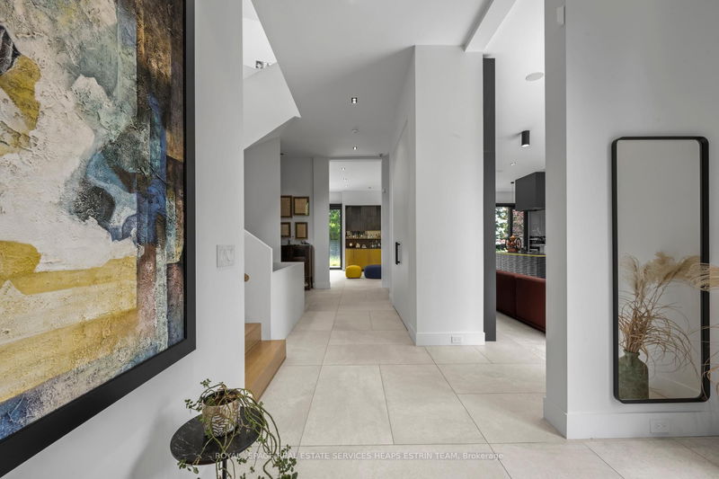 Preview image for 108 Stratford Cres, Toronto