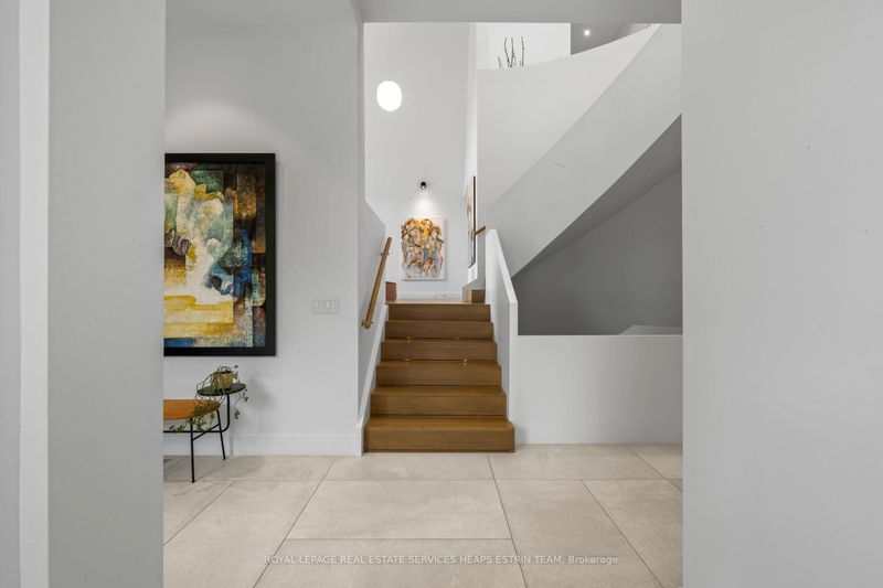 Preview image for 108 Stratford Cres, Toronto
