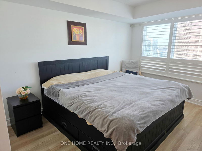 Preview image for 15 Greenview Ave #1804, Toronto