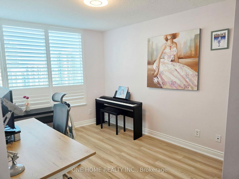 Preview image for 15 Greenview Ave #1804, Toronto