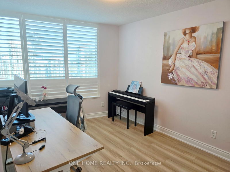 Preview image for 15 Greenview Ave #1804, Toronto